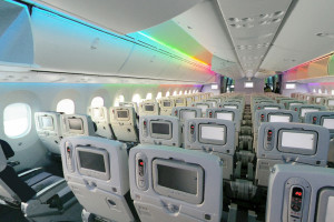 ANA_Boeing_787-8_Dreamliner_cabin_LED_show