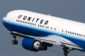 030508UnitedAirlinesN642UA